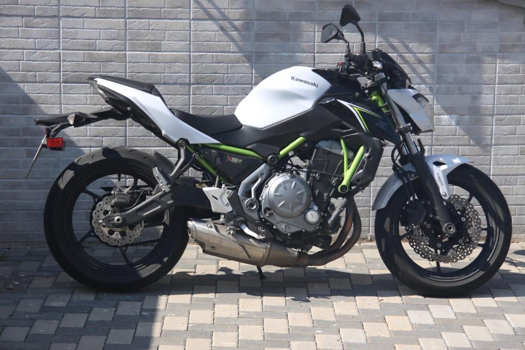 Kawasaki Z650 Fahrschulmotorrad